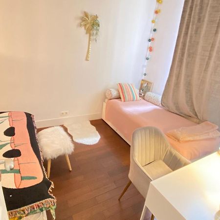 Villa Lepic, Luxury Flat In Montmartre With Private Terrasse-Appartement Entier Paris Exterior photo